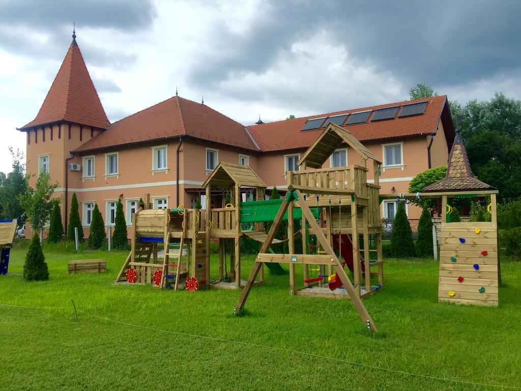 Villa Larus Palić Buitenkant foto